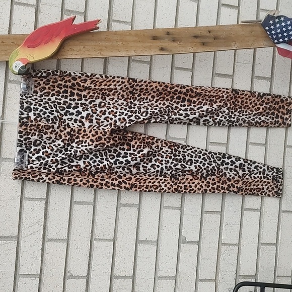 Leopard Leggings - Picture 8 of 10